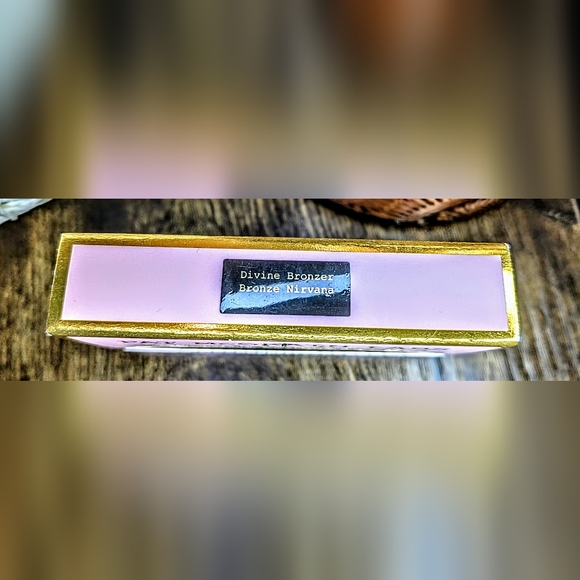 PAT McGRATH LABS Skin Fetish: Divine Powder Bronzer in Bronze Nirvana - Picture 6 of 16